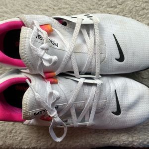 Woman’s Nike metcons size 9